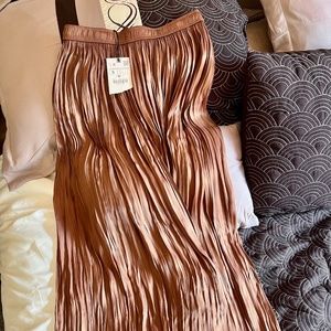 Brand New Flowy Skirt